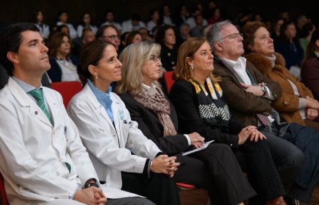 Público sentado no auditório do CMRA aquando do inicio das comemorações do 60º aniversário do CMRA