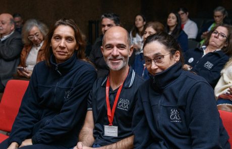 Público sentado no auditório do CMRA aquando do inicio das comemorações do 60º aniversário do CMRA