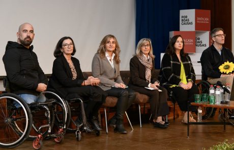 Participantes na mesa redonda que deu inicio às comemorações do 60º aniversário do CMRA