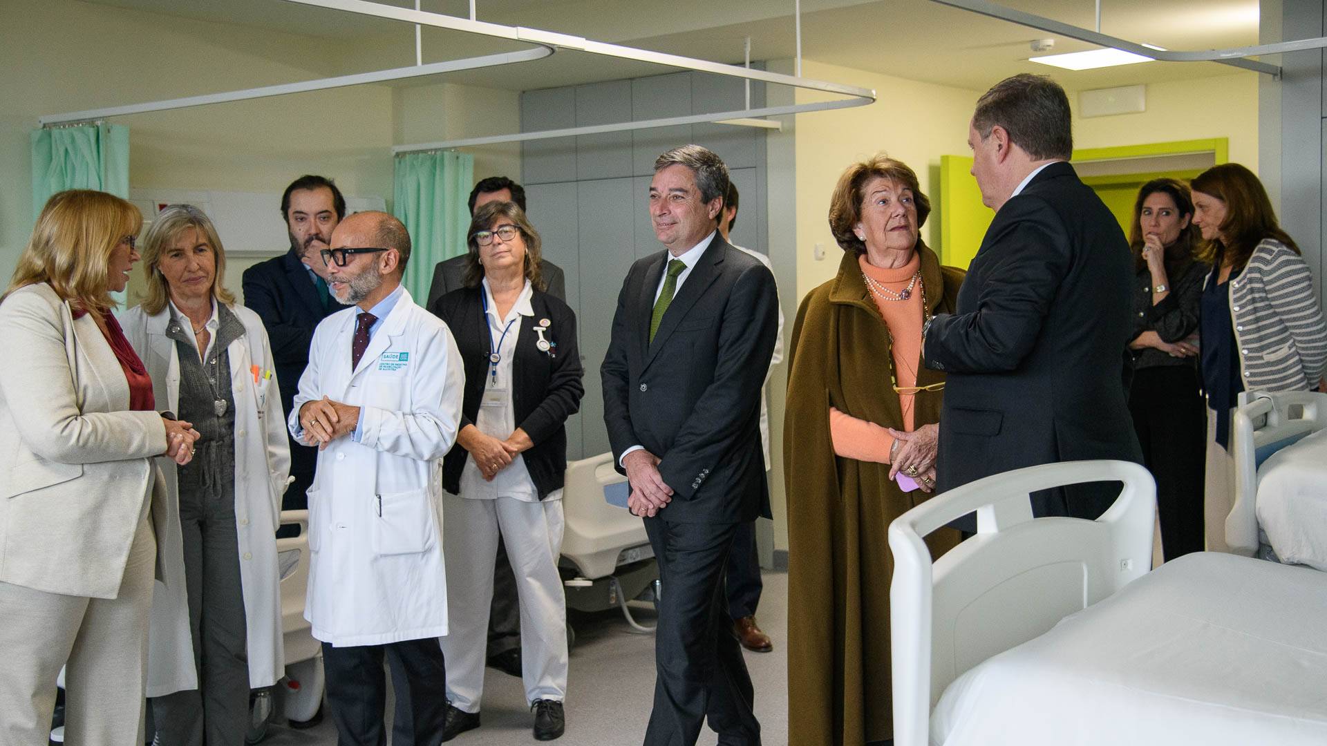 Provedor e membros da mesa na inauguração Piso 3 do Centro de Medicina de Reabilitação de Alcoitão