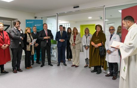 Provedor e membros da mesa na inauguração Piso 3 do Centro de Medicina de Reabilitação de Alcoitão