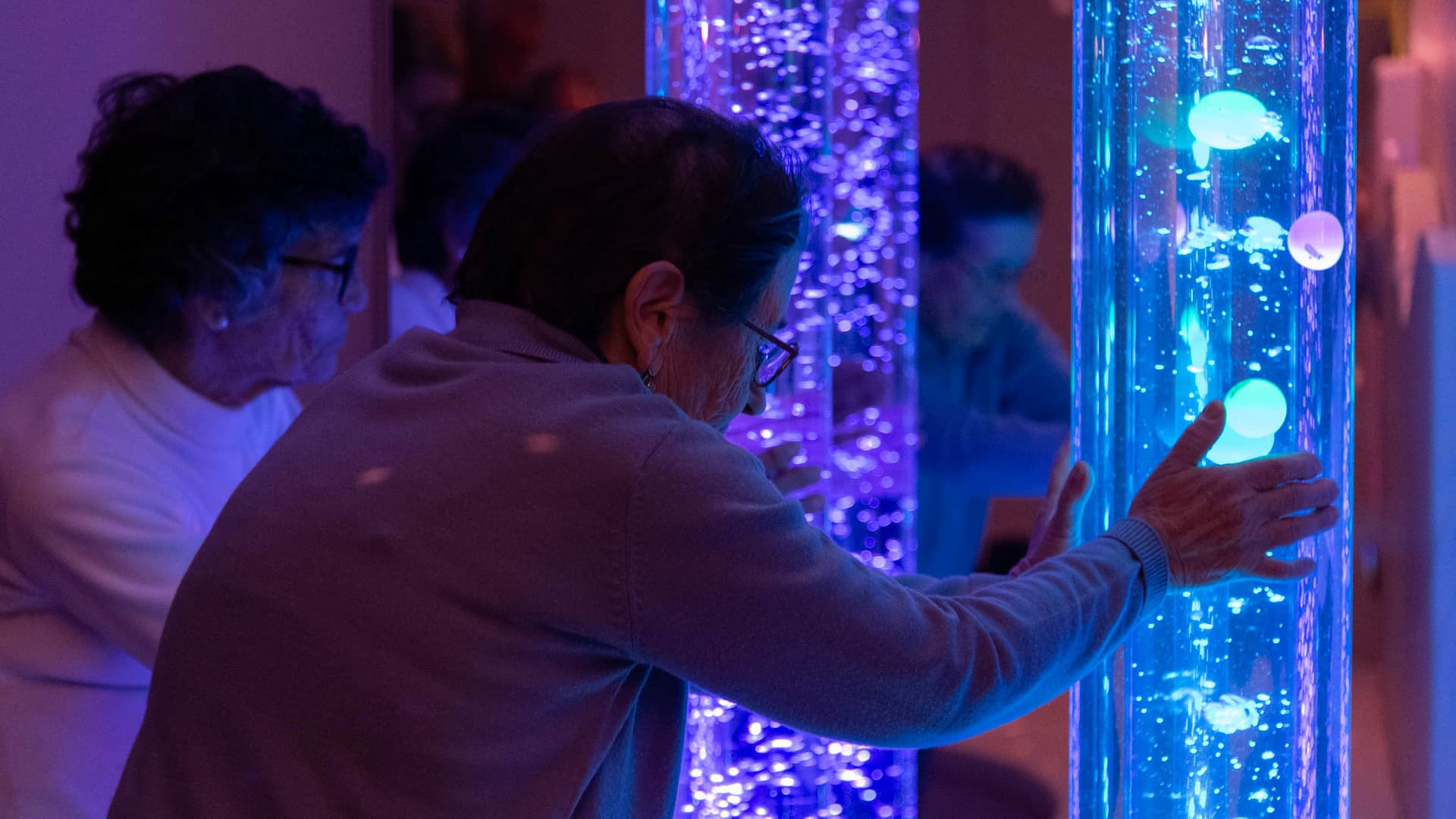 participante na sala de snoezelen