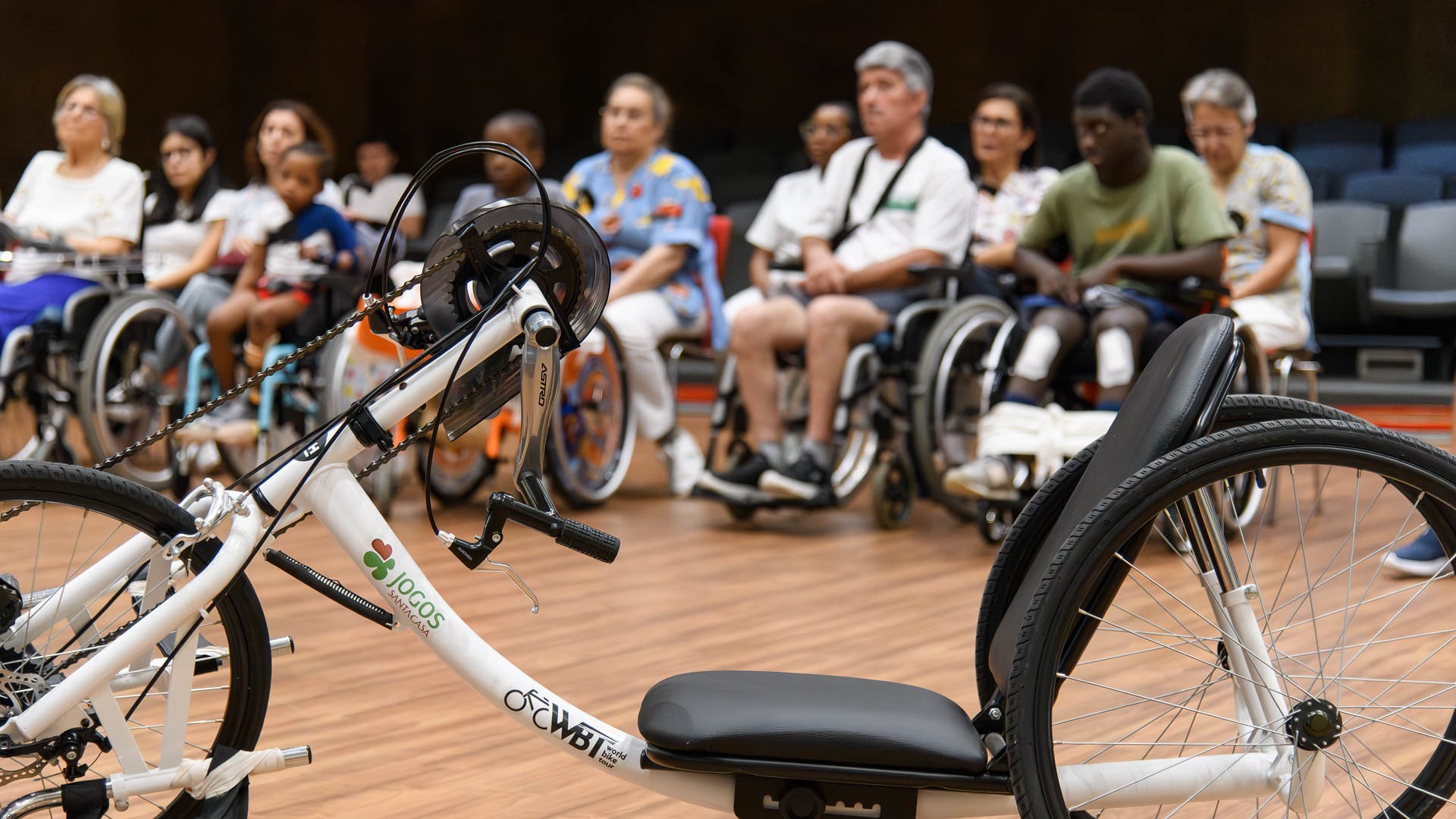 demonstração de ciclismo adaptado no CMRA
