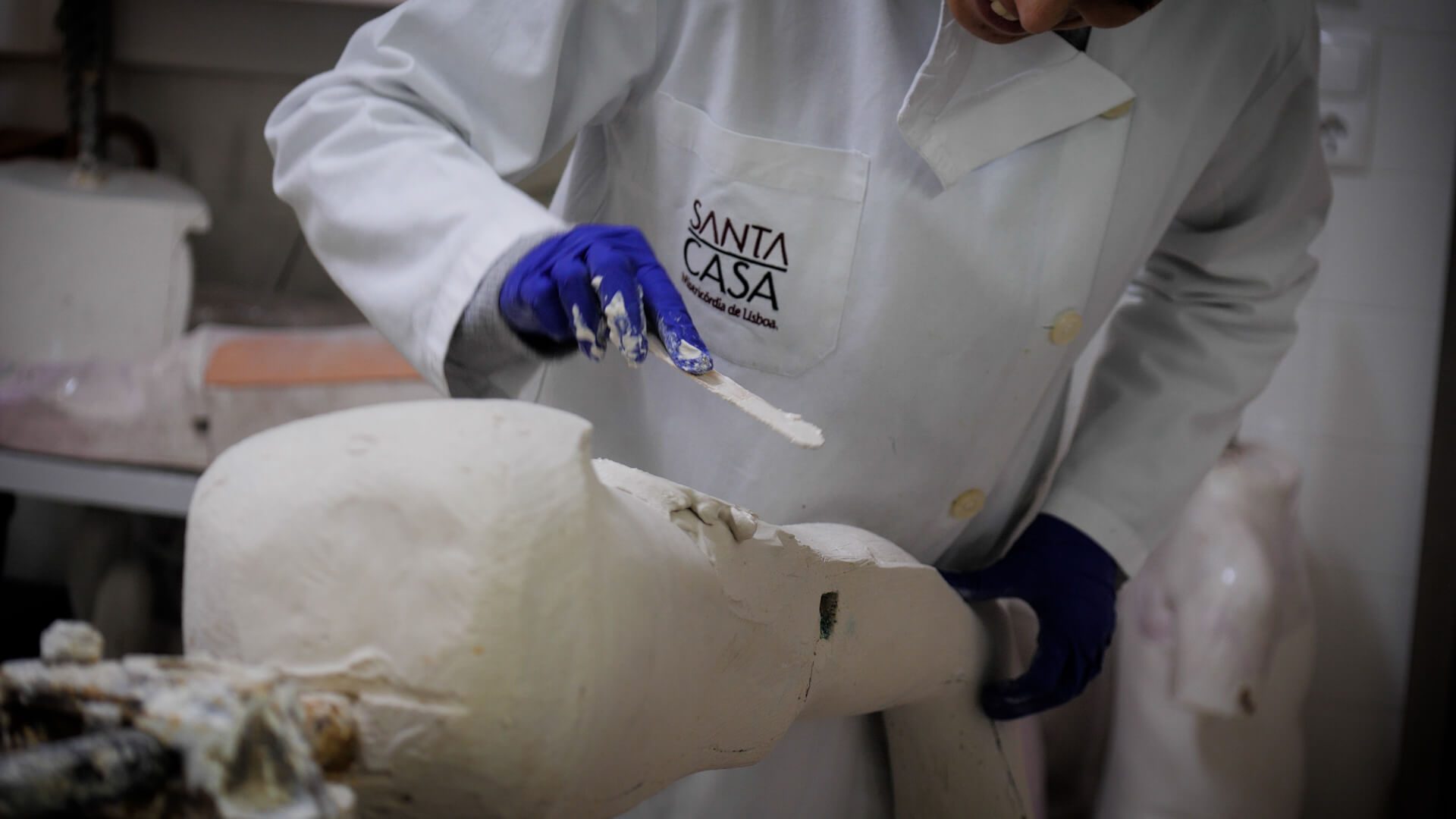 Ortoprotesia - profissional a trabalhar