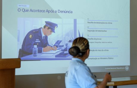 Membros da GNR ensinam como se deve agir em casos de suspeitas da prática do crime de violência doméstica