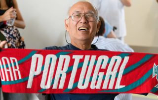 Utente do CMRA com cachecol de Portugal